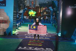 BIB: 998
                            <button type="button" onclick="openModal(26274929)" class="btn btn-primary btn-sm float-right btn-popup" data-toggle="modal" data-target=".modal-high-quality">
                        <i class="fas fa-shopping-cart"></i> Add to Cart
                    </button>
                                            <button type="button" onclick="isThisMe(26274929, true)" class="btn btn-success btn-sm float-right btn-popup btn-isme hidden" data-toggle="tooltip" data-placement="bottom" title="นี่คือรูปของคุณใช่ไหม คลิกที่นี่เพื่อเอาเข้าอัลบั้ม">
                        <i class="fas fa-plus"></i> Add to album
                    </button>
                    <button type="button" onclick="isThisMe(26274929, false)" class="btn btn-warning btn-sm float-right btn-popup btn-isnotme hidden">
                        <i class="fas fa-ban"></i> Remove from album
                    </button>